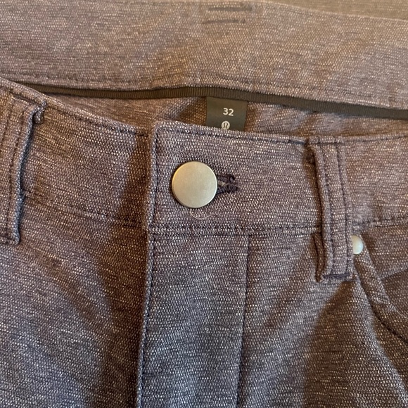 2 pairs men’s Lululemon ABC Pant Slim size 32/34. NWT - Picture 4 of 4